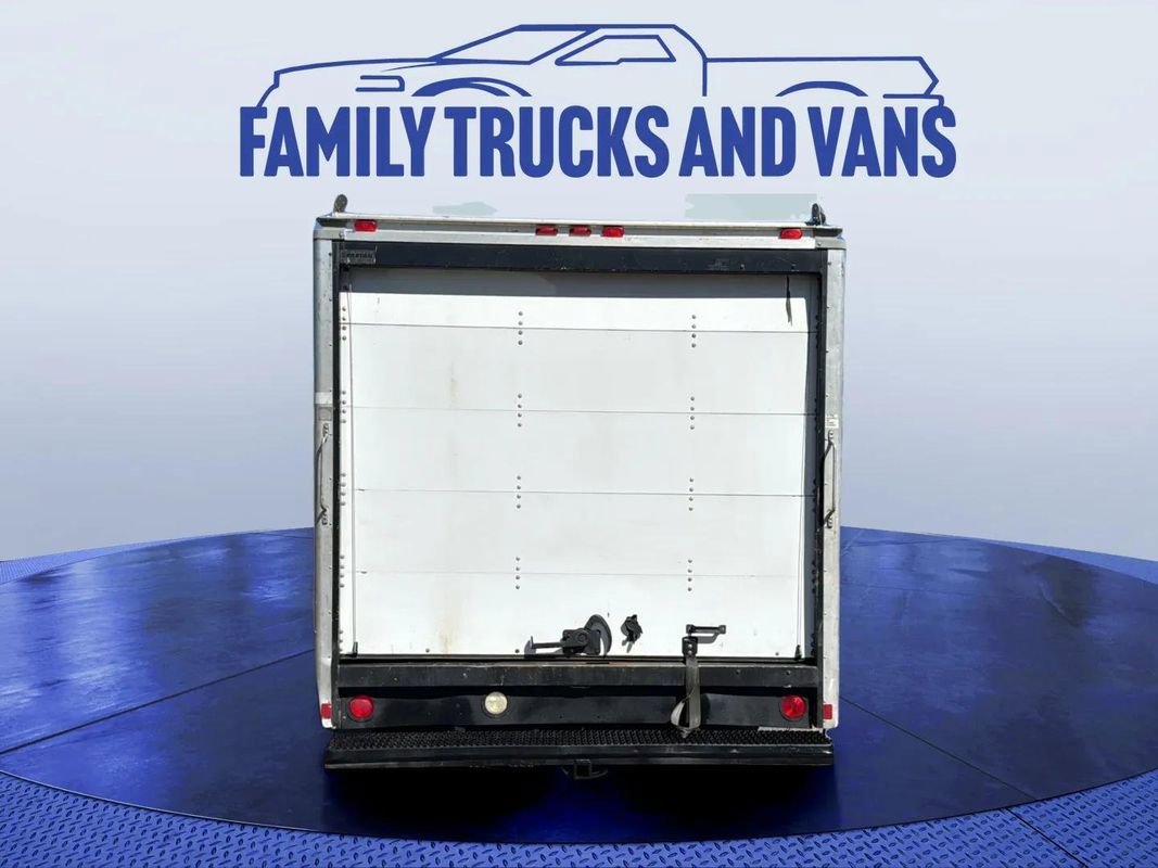 Used 2013 Ford E-350 and Econoline 350 Super Duty image 4
