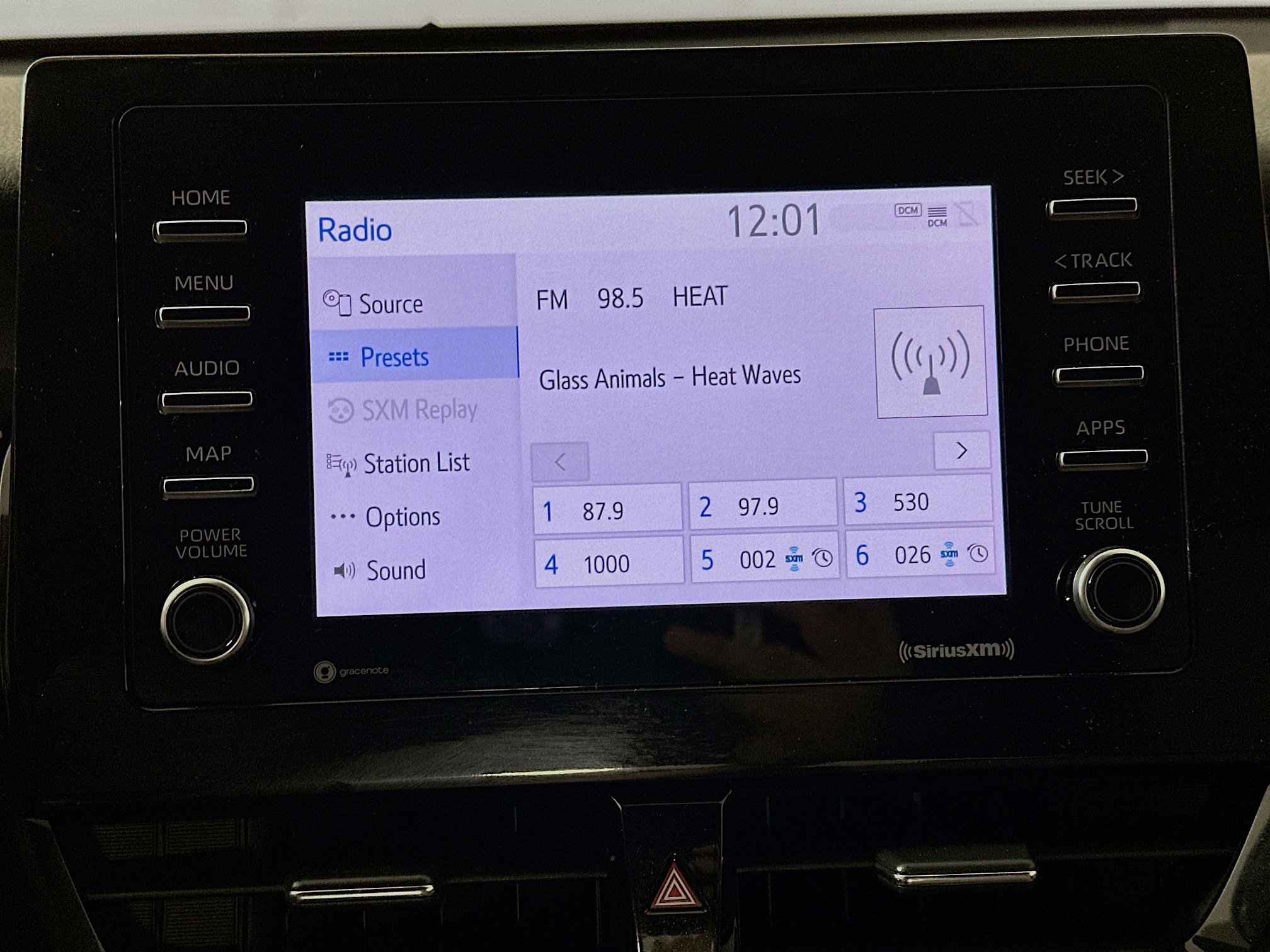 Used 2024 Toyota Camry SE image 21