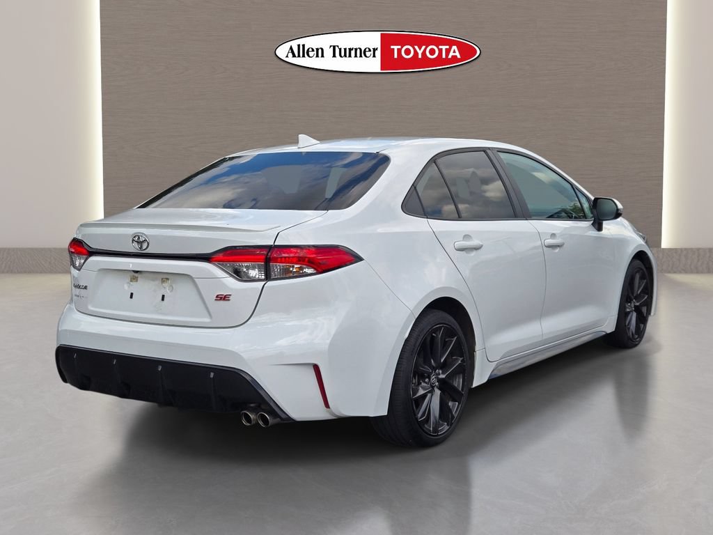 Used 2023 Toyota Corolla SE FWD image 5