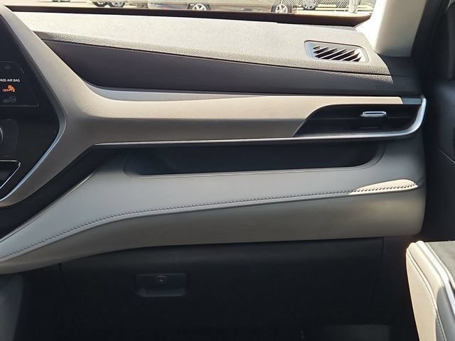 Used 2023 Toyota Highlander LE FWD image 30