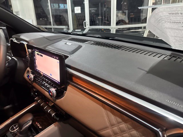 Used 2026 GMC Canyon Denali w/ LPO, Denali Black Edition AWD/4WD image 38