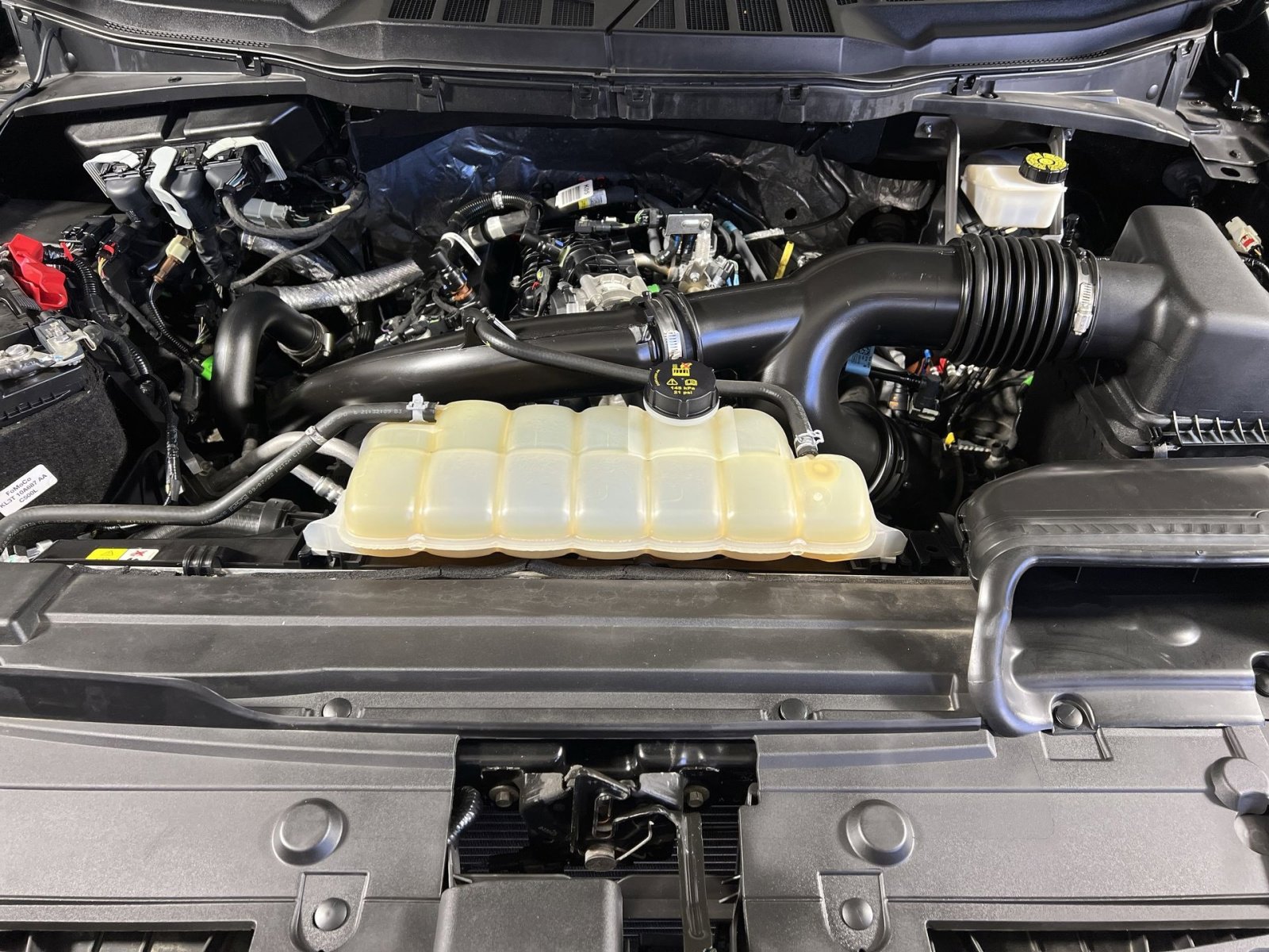 Certified 2022 Ford F150 XLT w/ Equipment Group 302A High image 25