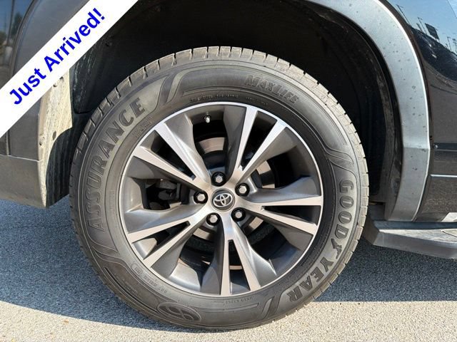 Used 2018 Toyota Highlander LE FWD image 14