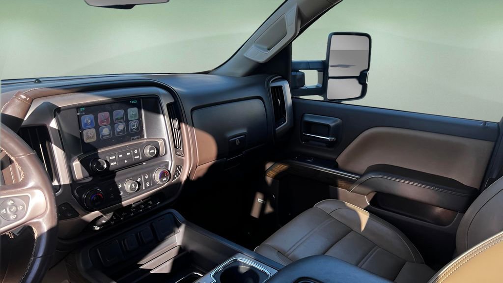 Used 2019 GMC Sierra 2500 Denali w/ Duramax Plus Package image 9