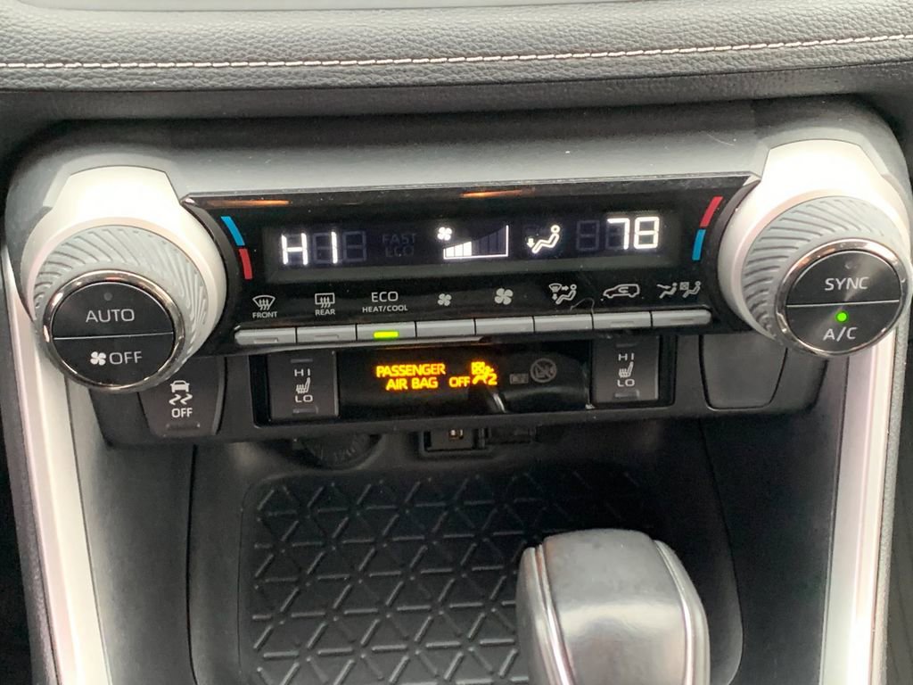 Used 2021 Toyota RAV4 XLE Premium image 22