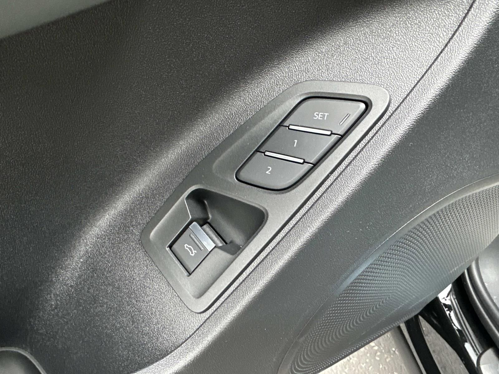 New 2026 Audi Q3 quattro 2.0T image 12