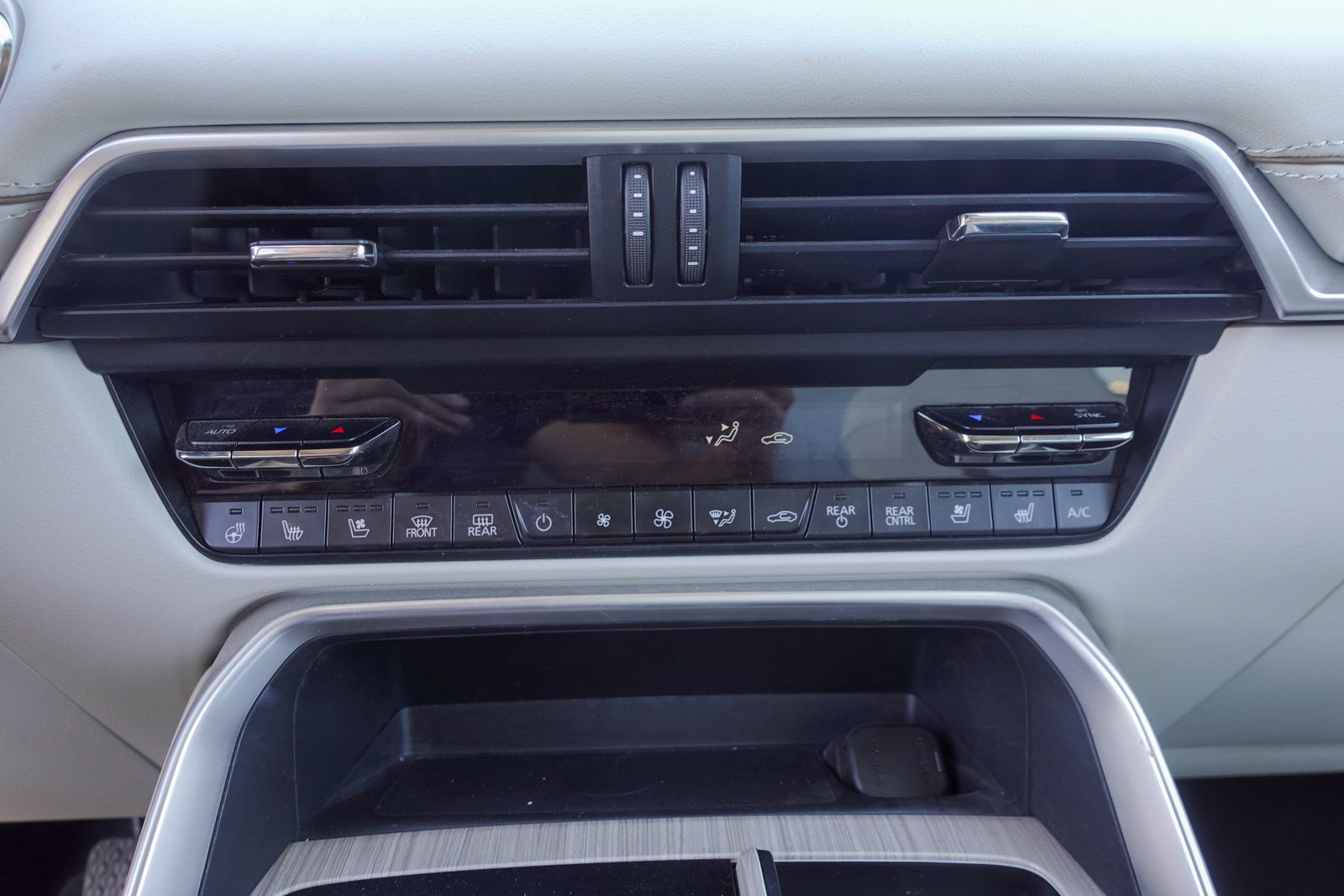Certified 2024 MAZDA CX-90 Plug-In Hybrid w/ Premium Plus AWD/4WD image 24