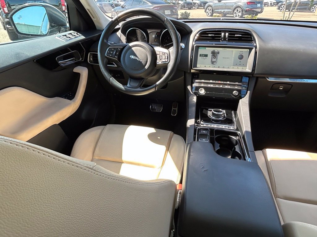 Used 2019 Jaguar F-PACE Premium AWD/4WD image 11
