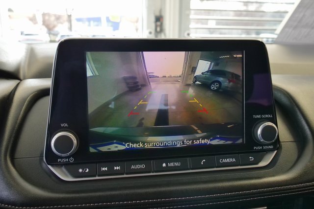 Used 2025 Nissan Rogue SV image 20