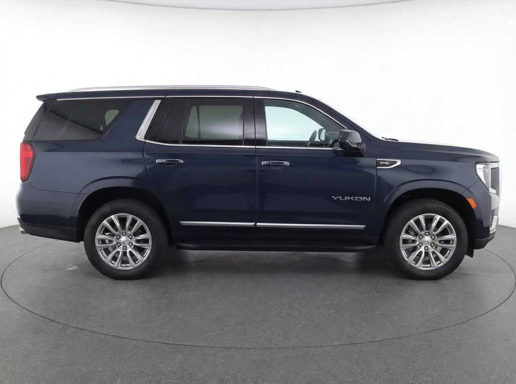 Used 2023 GMC Yukon SLT w/ SLT Luxury Package image 11