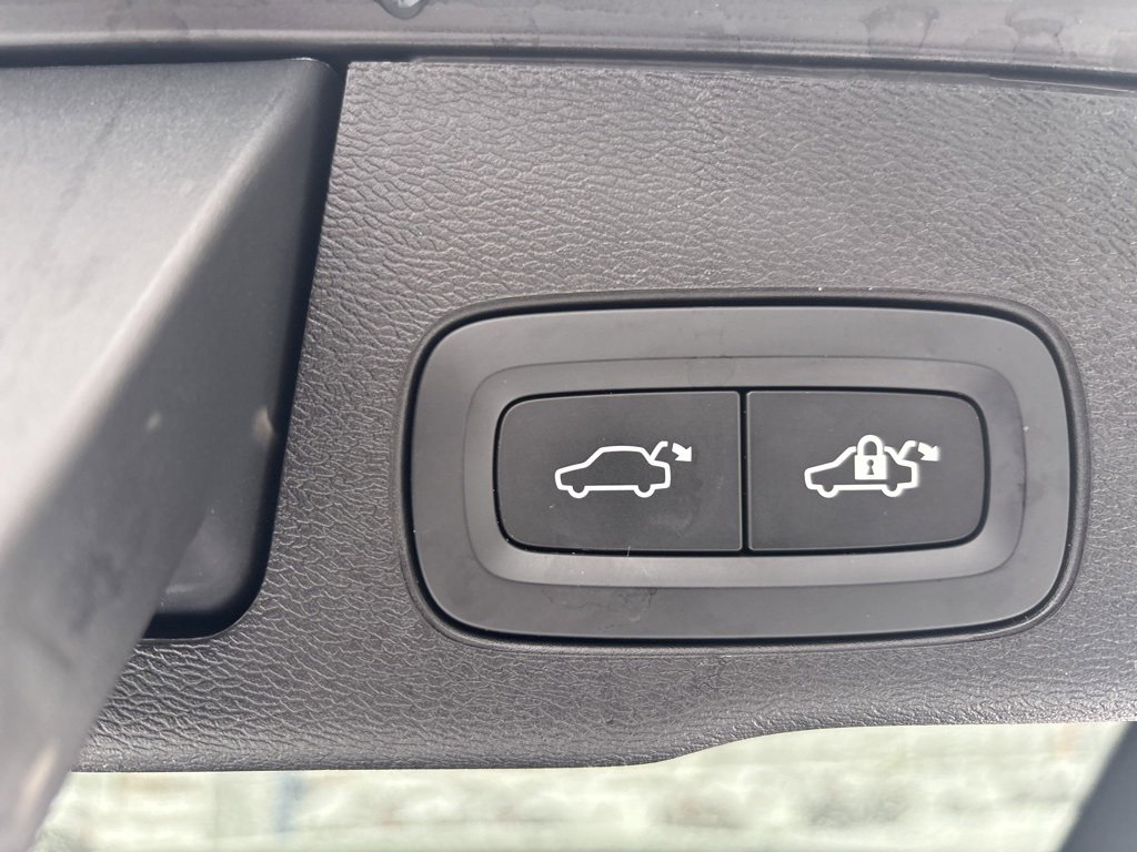 Certified 2024 Volvo XC60 B5 Plus image 47