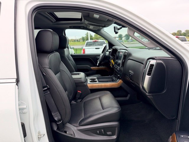 Used 2018 Chevrolet Silverado 1500 LTZ w/ Sport Package AWD/4WD image 11