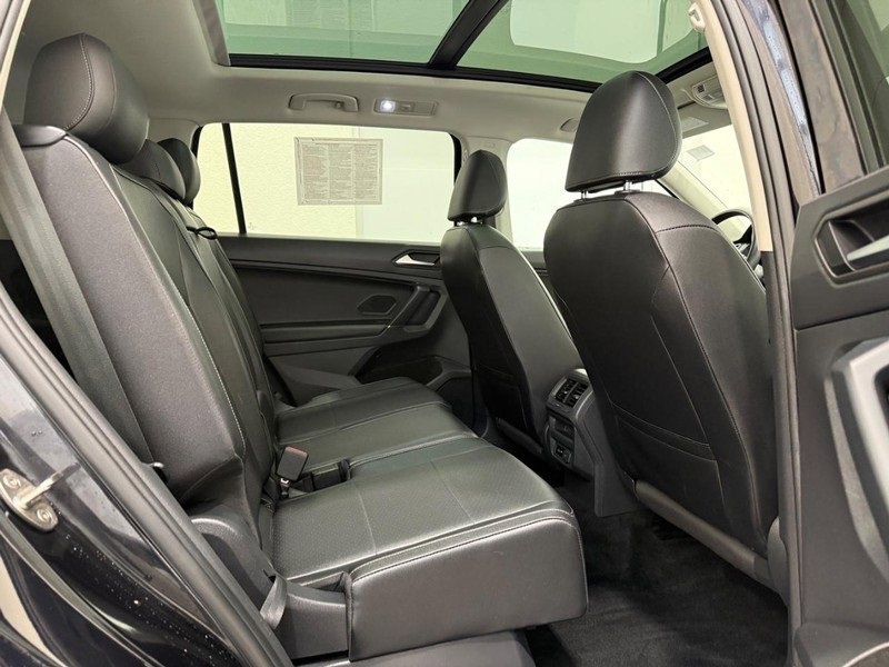 Used 2020 Volkswagen Tiguan SE image 10