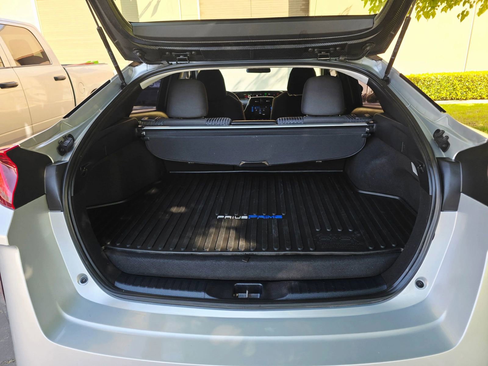 Used 2018 Toyota Prius Prime Premium image 39