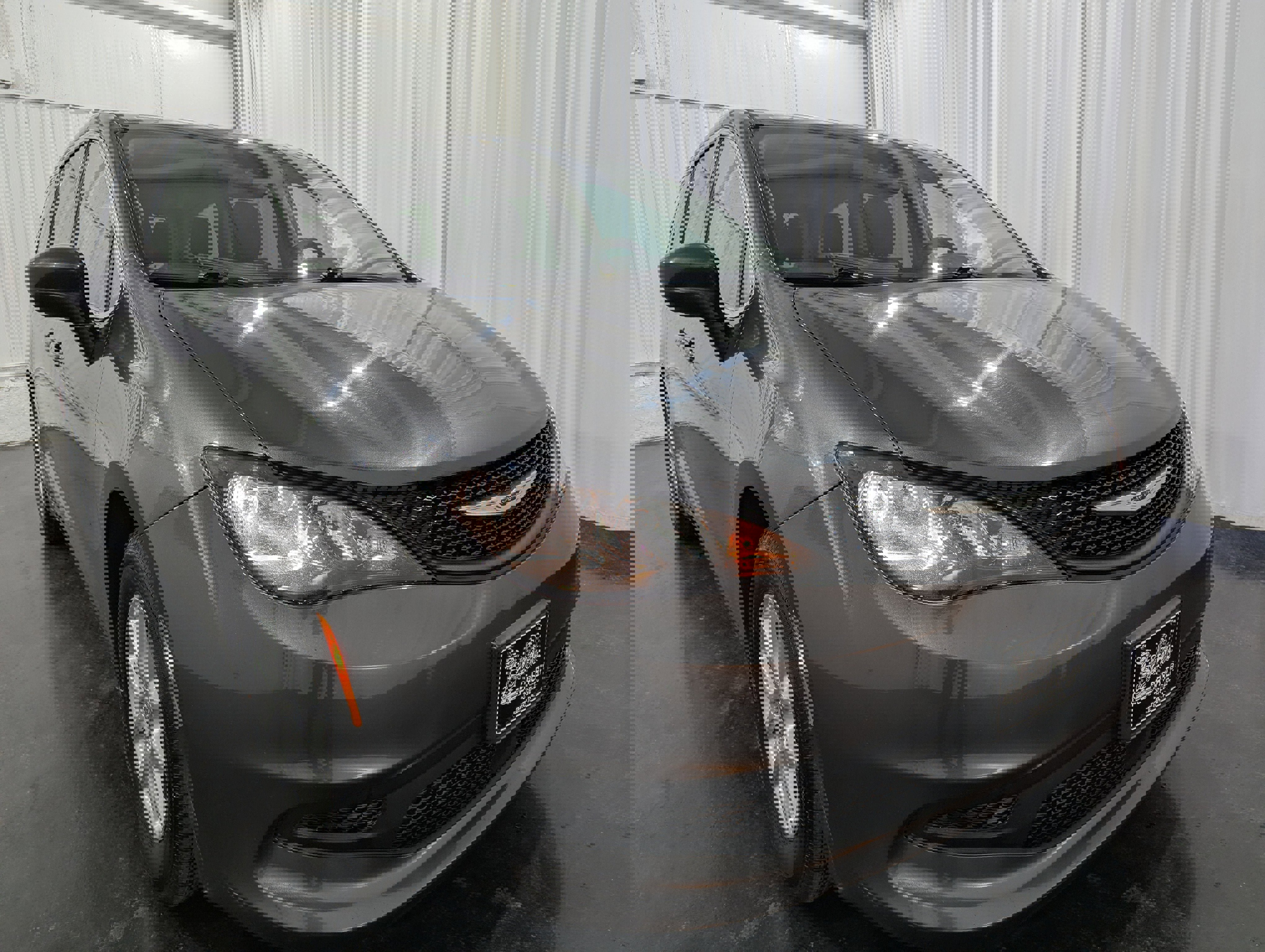 Used 2023 Chrysler Voyager LX image 5