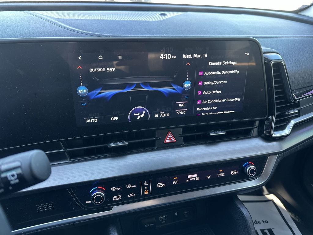 Used 2025 Kia Sportage EX image 19