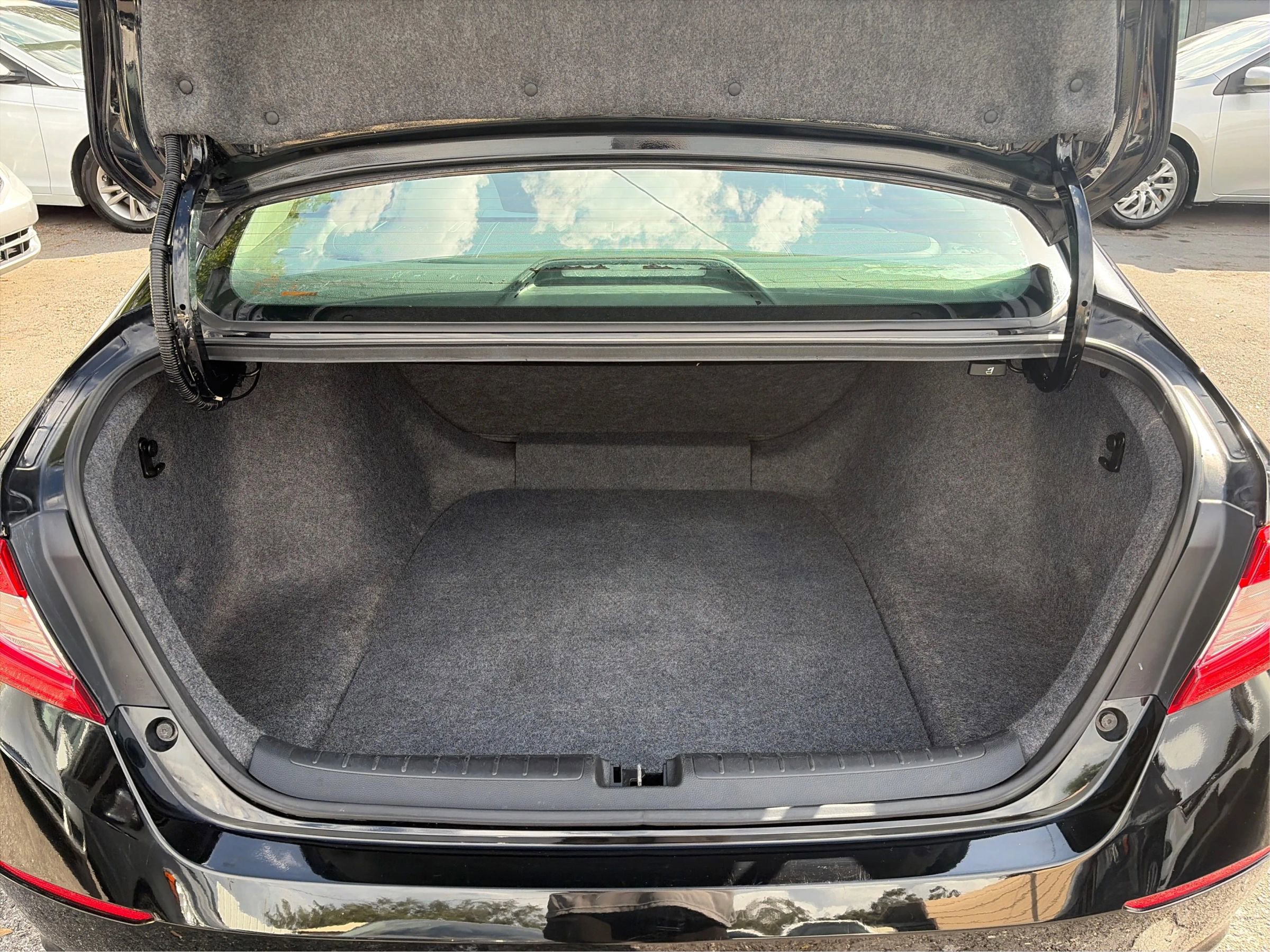 Used 2018 Honda Accord LX image 14