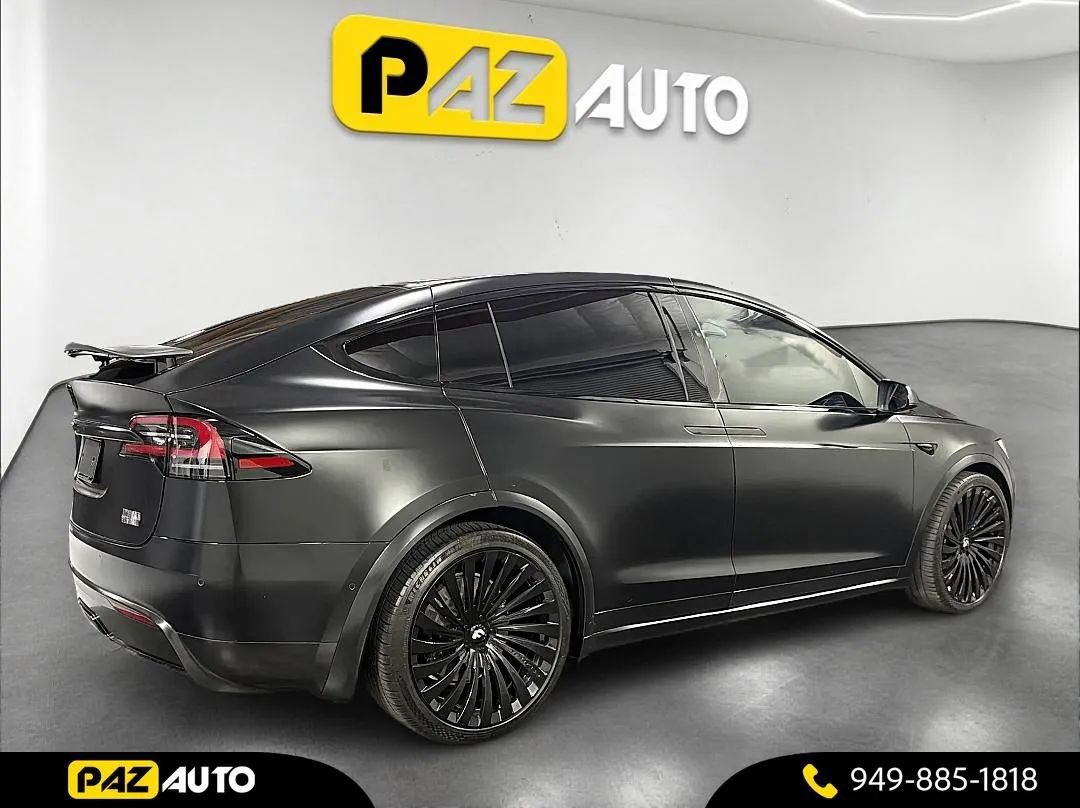 Used 2022 Tesla Model X Plaid image 3