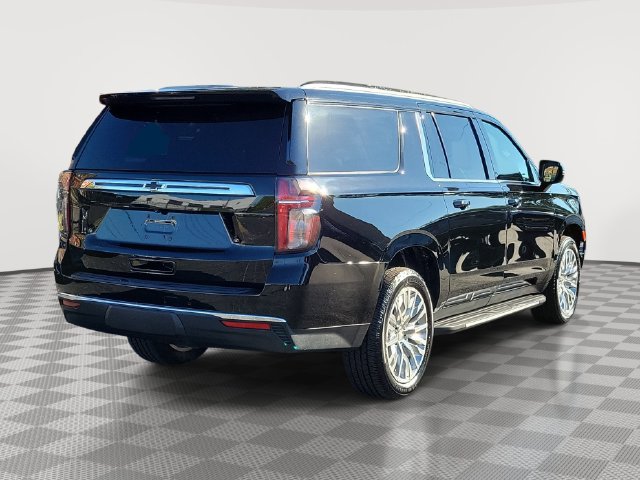 Used 2021 Chevrolet Suburban LT w/ LT Signature Plus Package AWD/4WD image 4