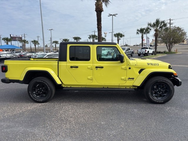 Used 2023 Jeep Gladiator Willys image 7