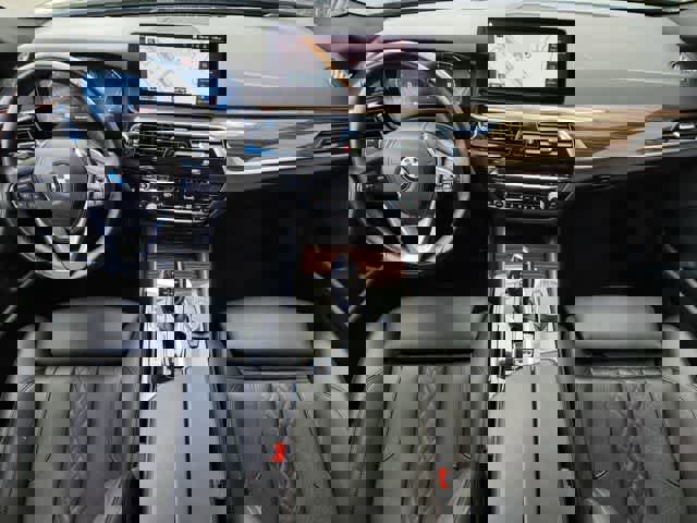 Used 2021 BMW 530i xDrive w/ Convenience Package image 10