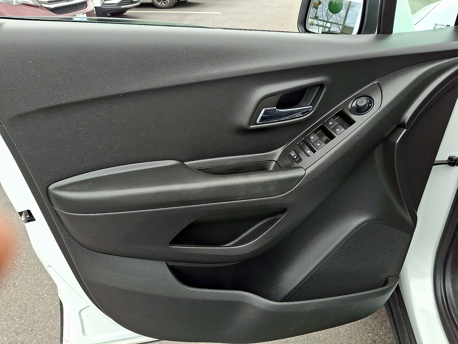 Used 2022 Chevrolet Trax LT w/ Driver Confidence Package image 13