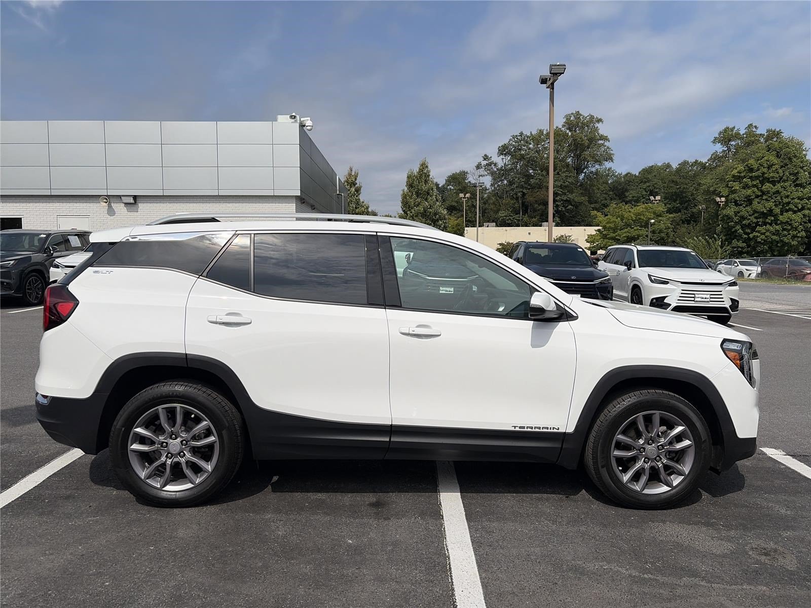 Used 2023 GMC Terrain SLT w/ Tech Package AWD/4WD image 6