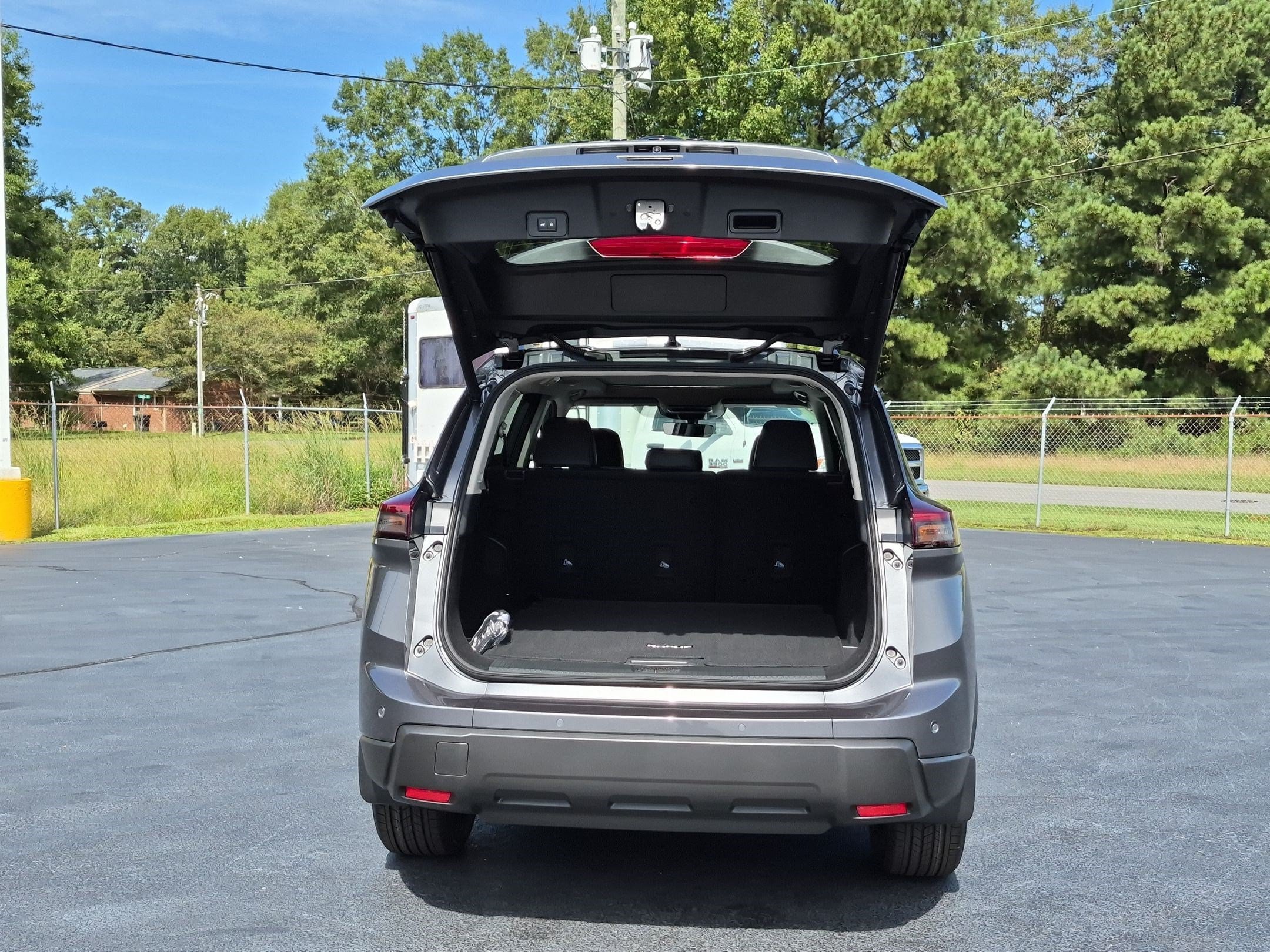 New 2026 Nissan Rogue Dark Armor FWD image 32