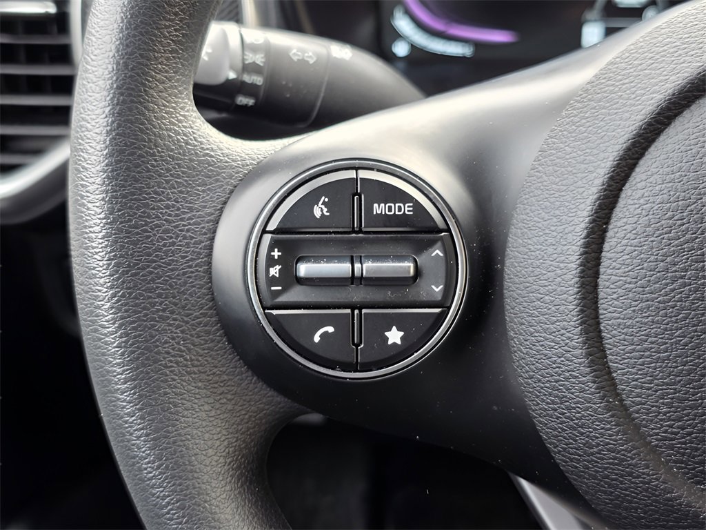 Used 2025 Kia Soul LX w/ LX Technology Package image 25