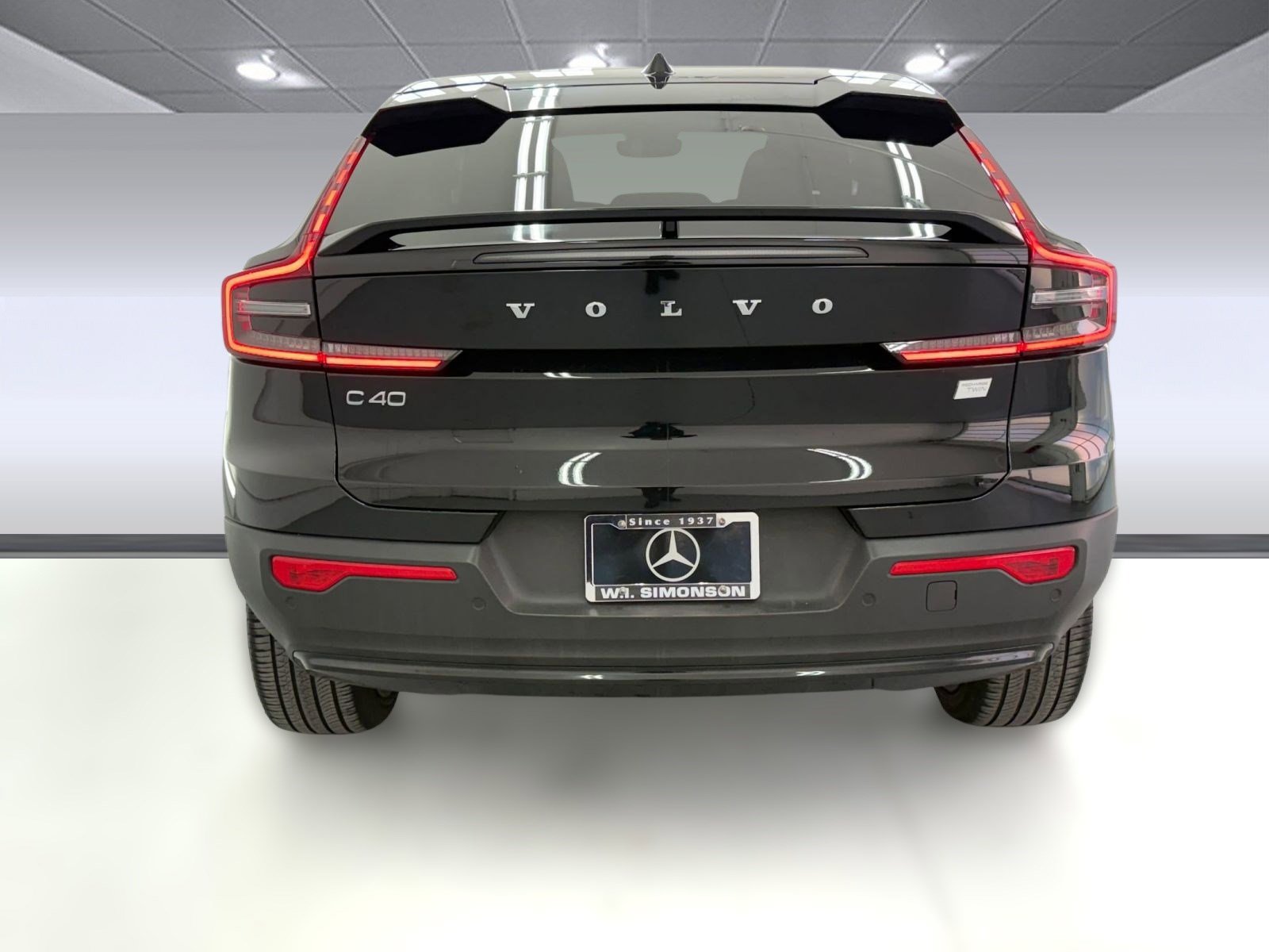 Used 2023 Volvo C40 P8 Recharge Ultimate image 9