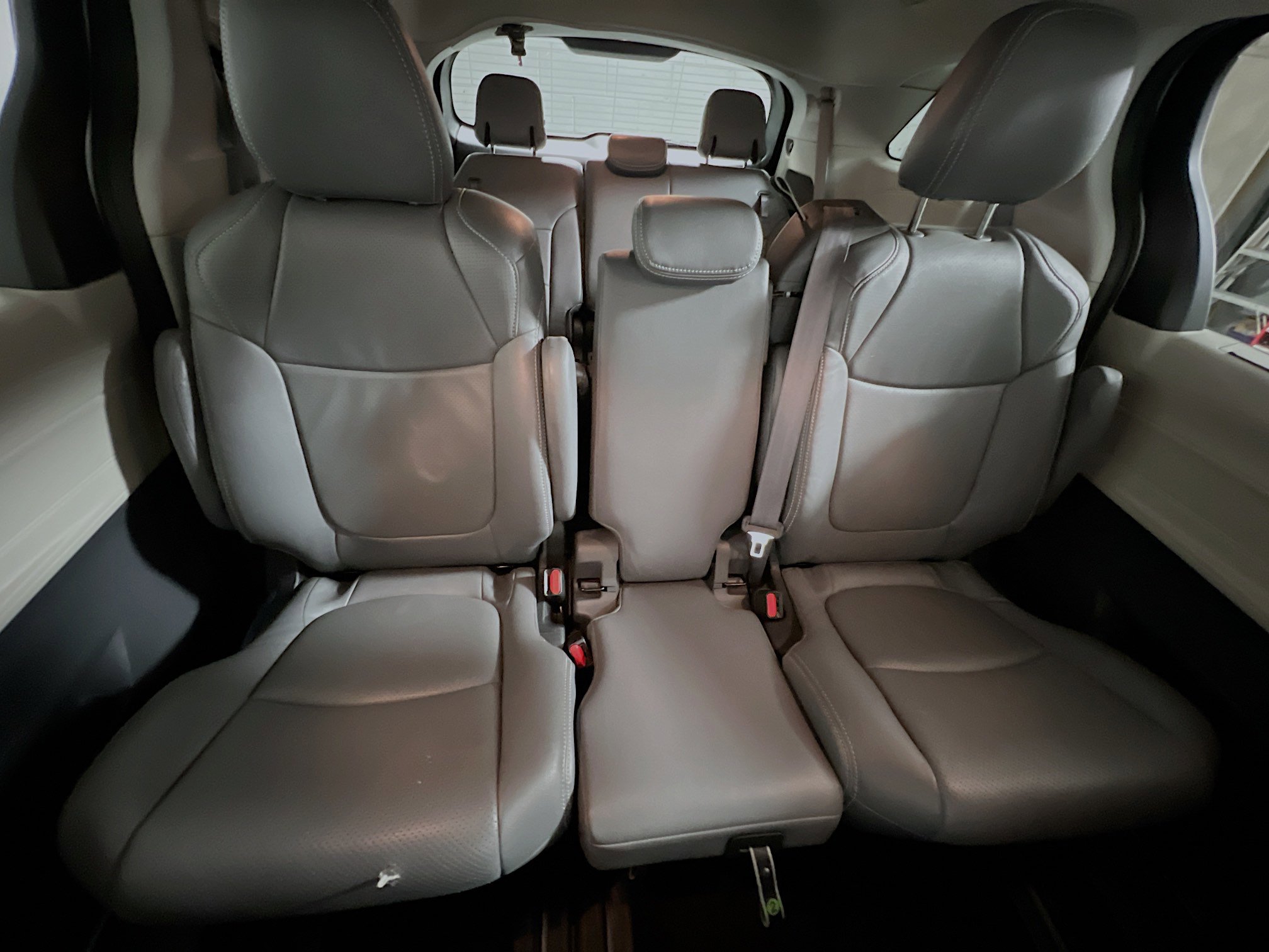 Used 2023 Toyota Sienna LE image 33