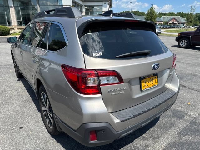 Used 2019 Subaru Outback 2.5i Limited AWD/4WD image 2