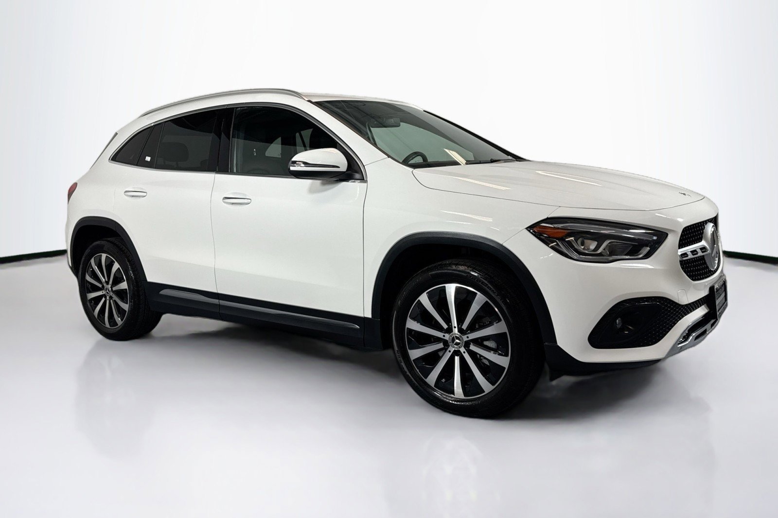 Certified 2022 Mercedes-Benz GLA 250 w/ Premium Package Lite image 3