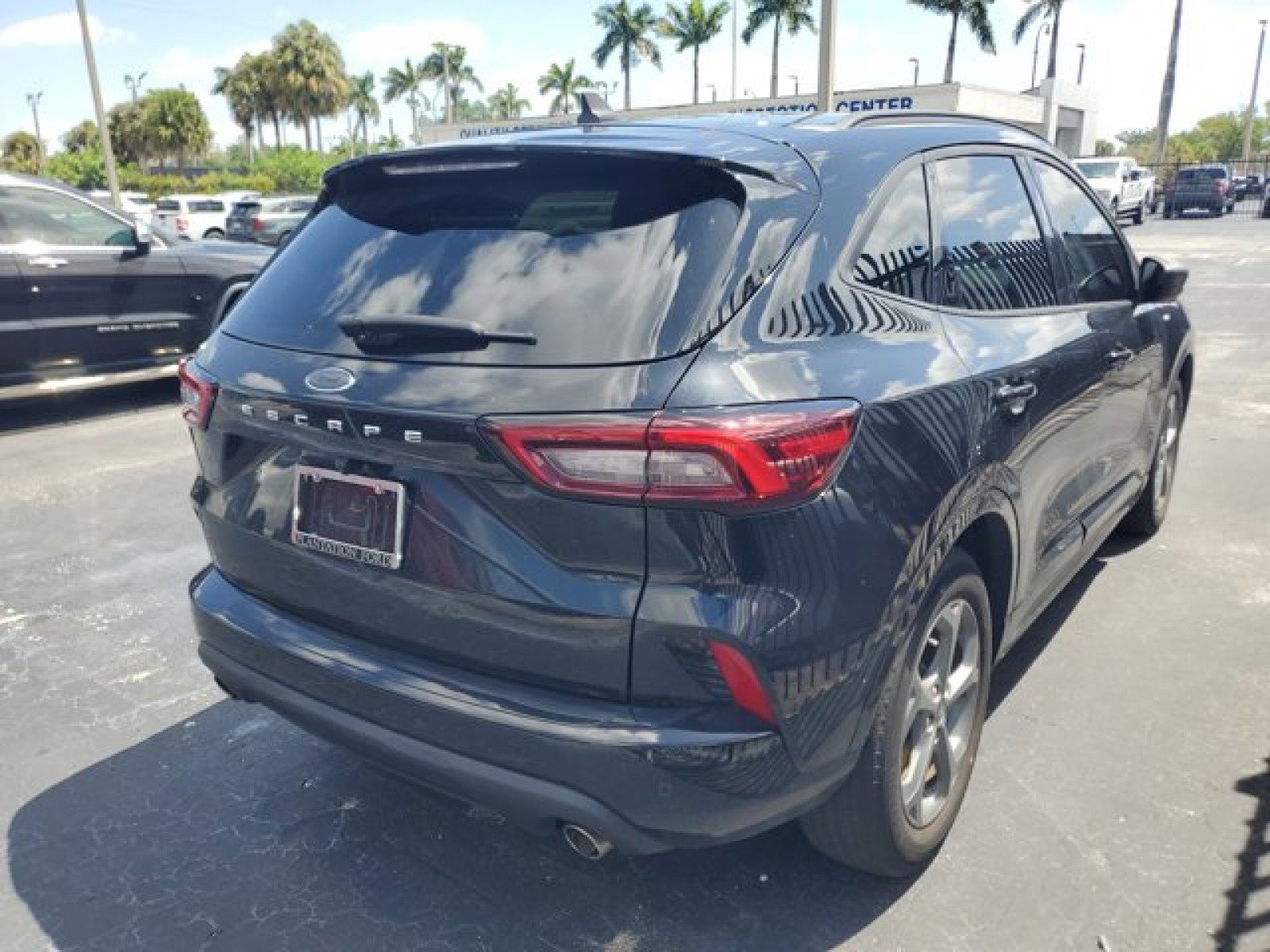 Used 2023 Ford Escape ST-Line w/ Tech Pack #1 FWD image 8