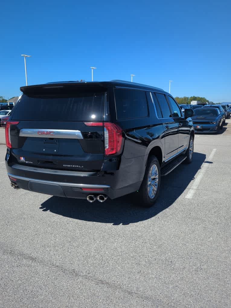 Used 2024 GMC Yukon XL Denali AWD/4WD image 32