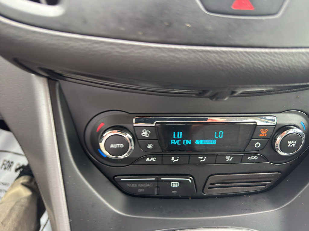 Used 2015 Ford C-MAX SE FWD image 16