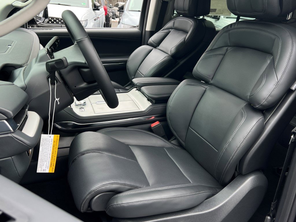 New 2026 Lincoln Navigator Premiere image 20
