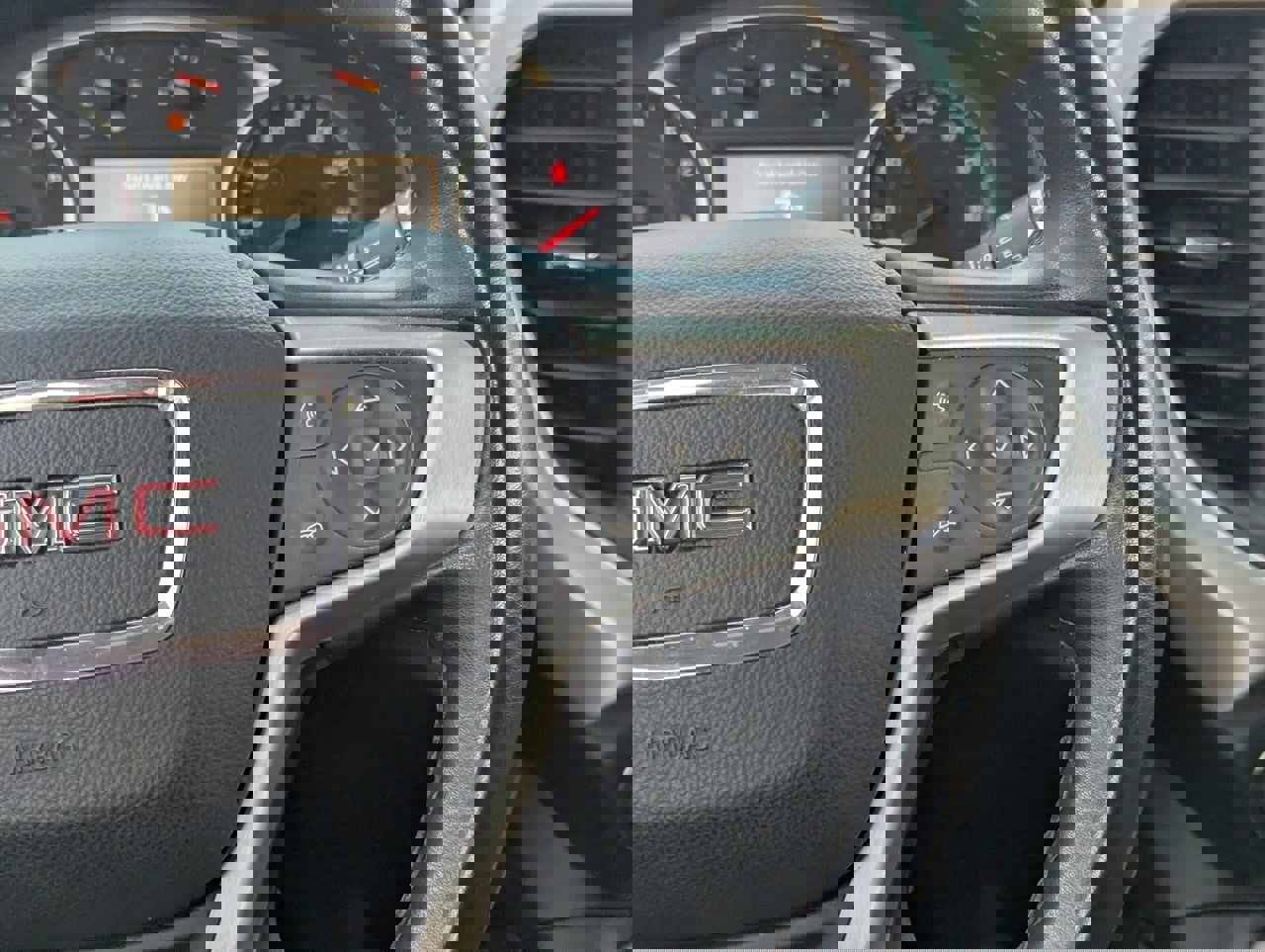 Used 2023 GMC Acadia SLT image 17