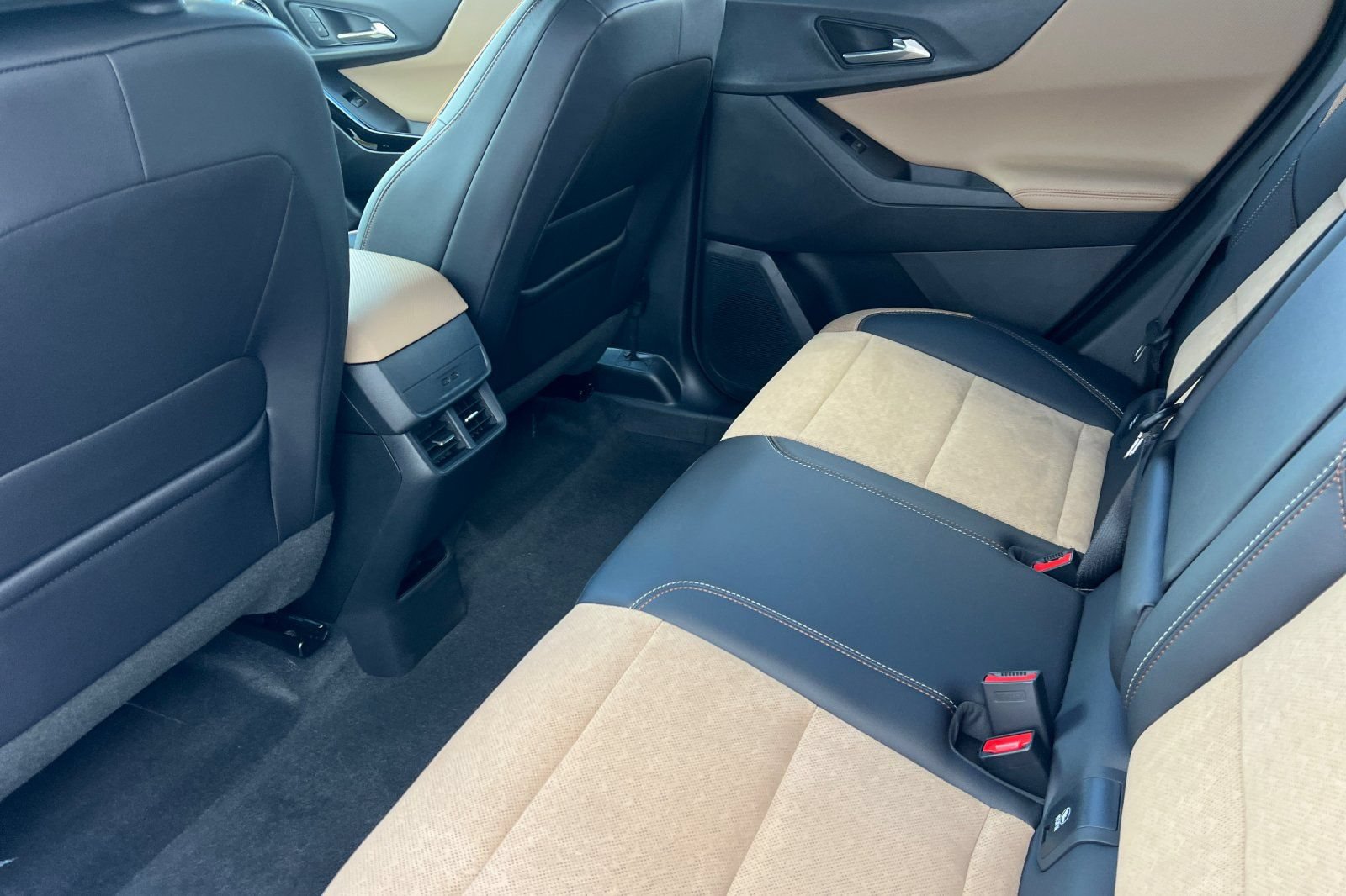 New 2026 Chevrolet Equinox ACTIV w/ Safety and Technology Package AWD/4WD image 9