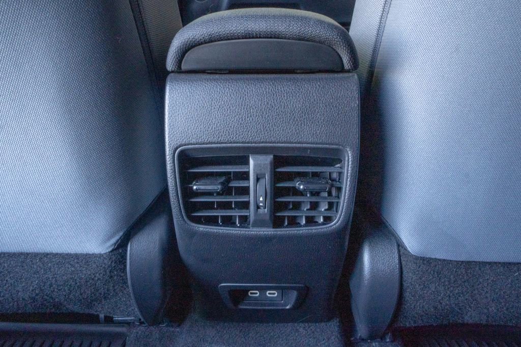 Used 2025 Toyota Corolla Cross AWD Hybrid image 19