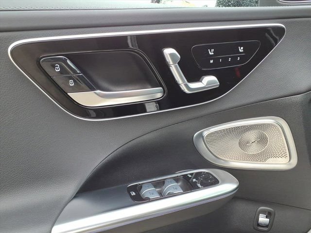 Used 2025 Mercedes-Benz C 300 4MATIC Sedan image 14