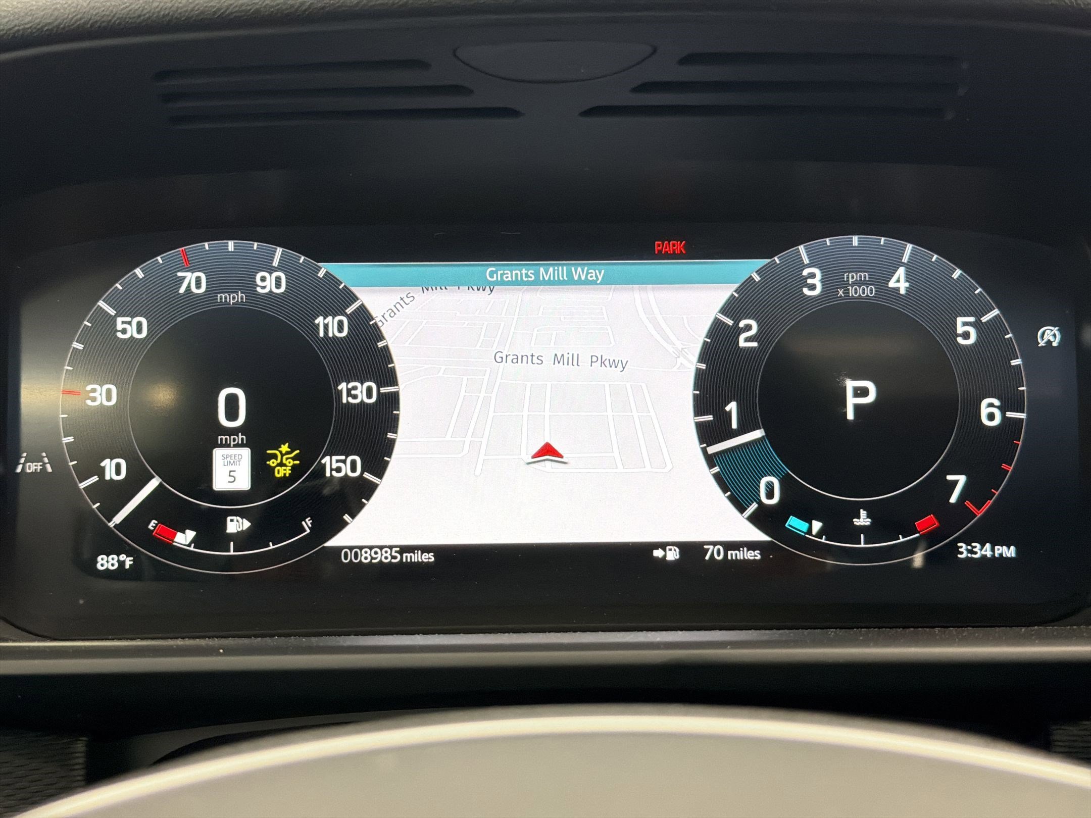 Used 2025 Land Rover Discovery Dynamic SE image 17