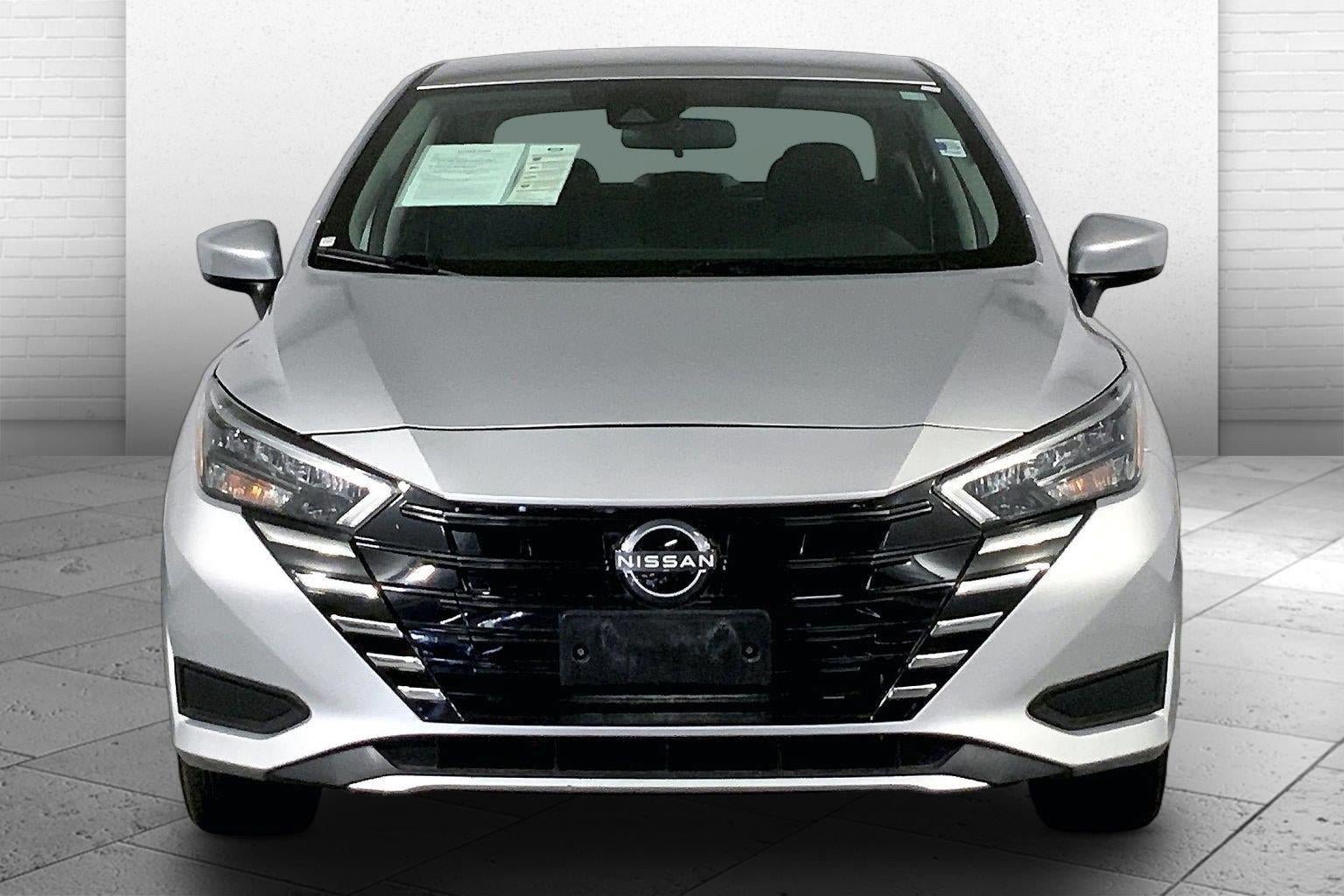 Used 2025 Nissan Versa SV FWD image 2