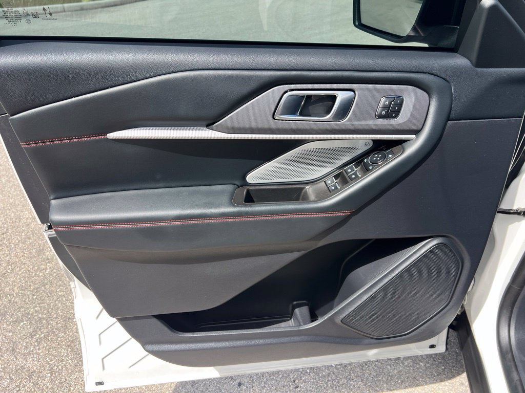 Used 2025 Ford Explorer ST AWD/4WD image 40