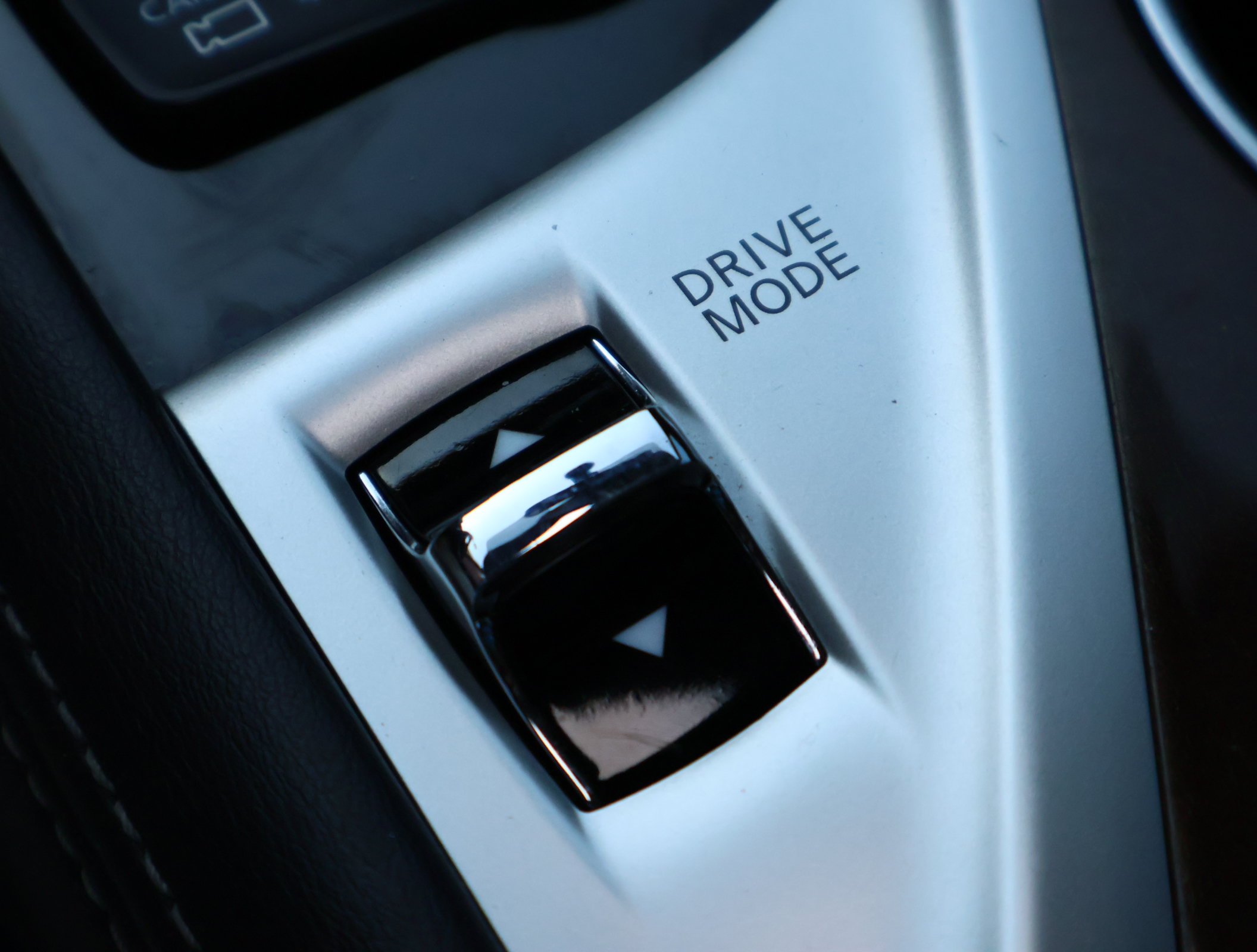 Used 2014 INFINITI Q50 Premium w/ Deluxe Technology Package AWD/4WD image 21