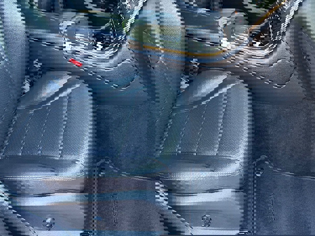 Used 2021 Mercedes-Benz GLC 300 image 32