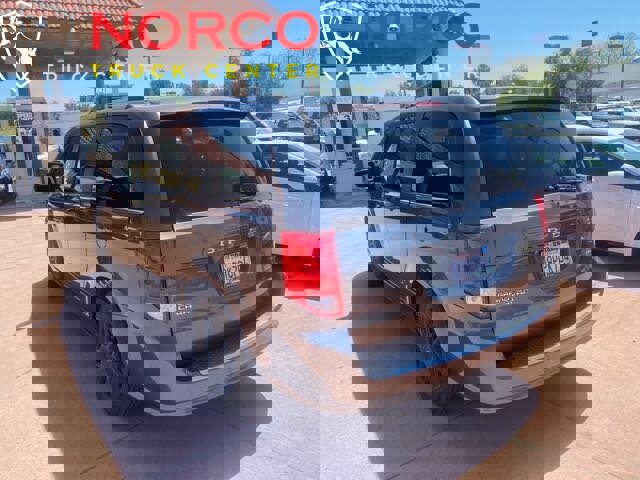 Used 2018 Dodge Grand Caravan SXT image 4