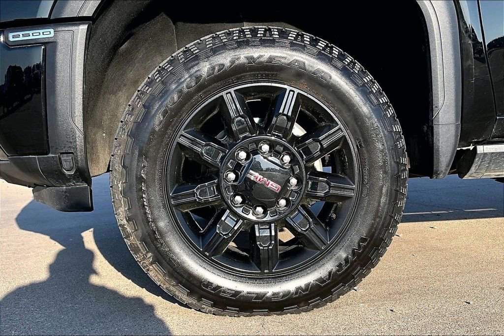 Used 2024 GMC Sierra 2500 AT4 w/ AT4 Premium Plus Package image 11