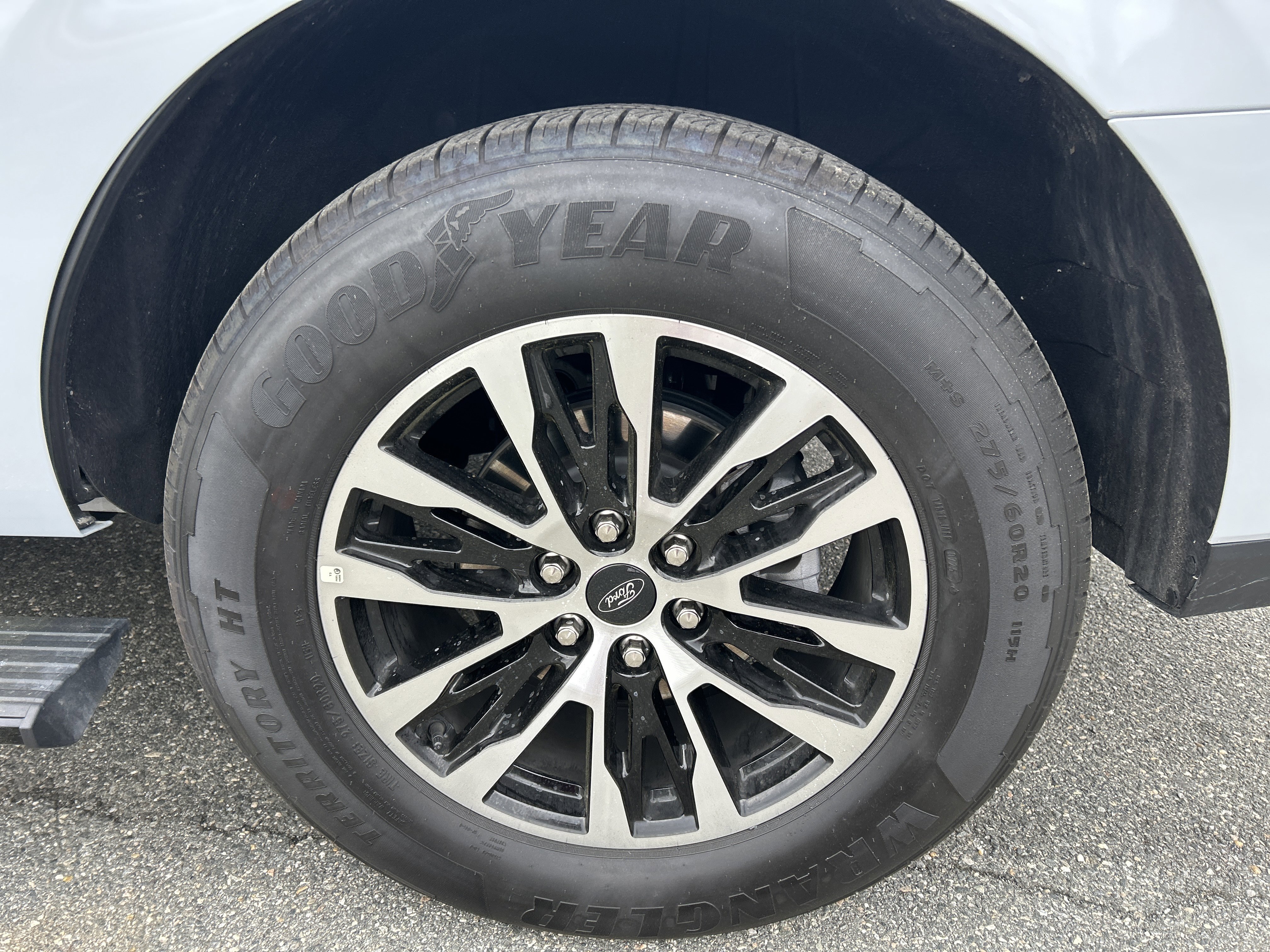 Certified 2025 Ford Expedition Platinum image 18