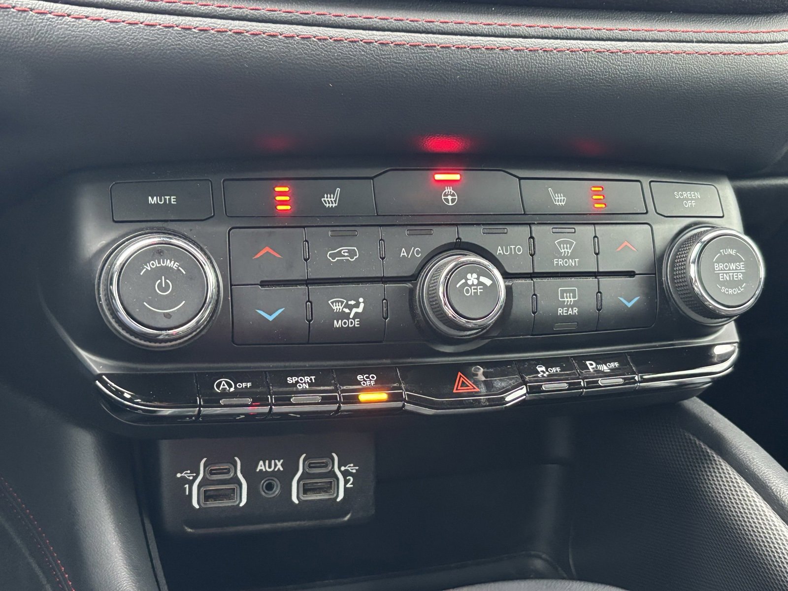 Used 2024 Dodge Durango GT image 8